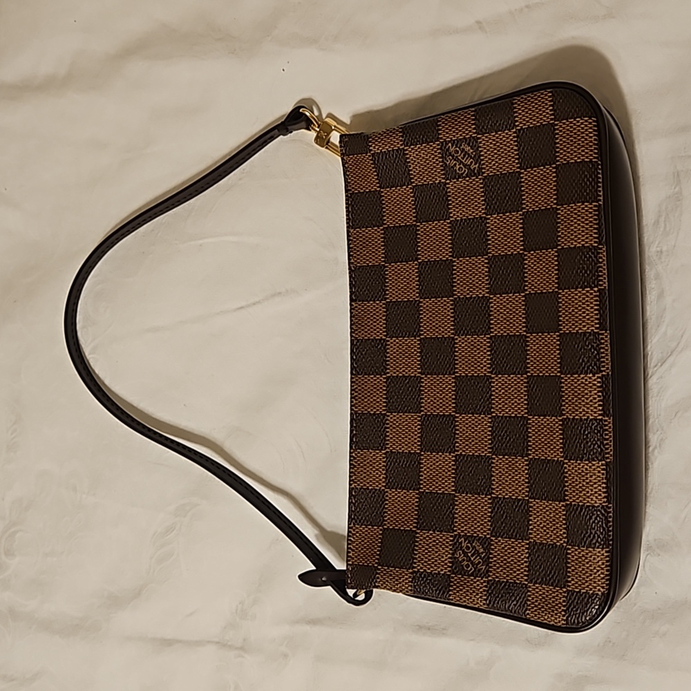 Authentic Louis Vuitton Navona pochette